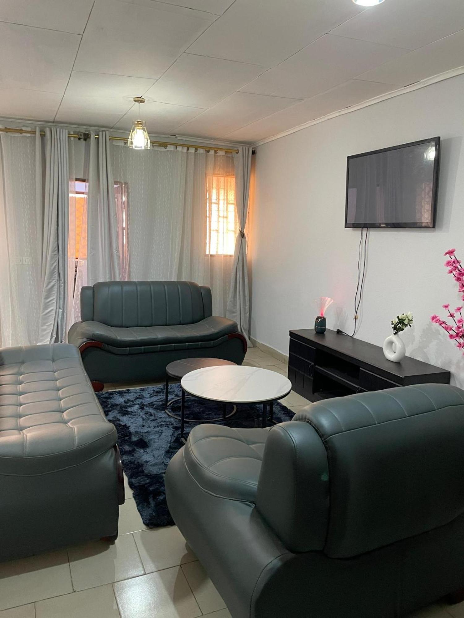 Ecolinkshouse Villa Yaoundé Buitenkant foto